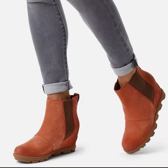 NWT- Sorel Joan of arctic wedge II Chelsea boot